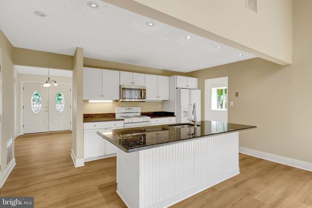 105 KALE AVE, Sterling, VA 20164