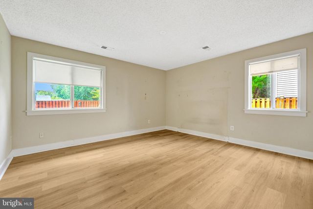 105 KALE AVE, Sterling, VA 20164