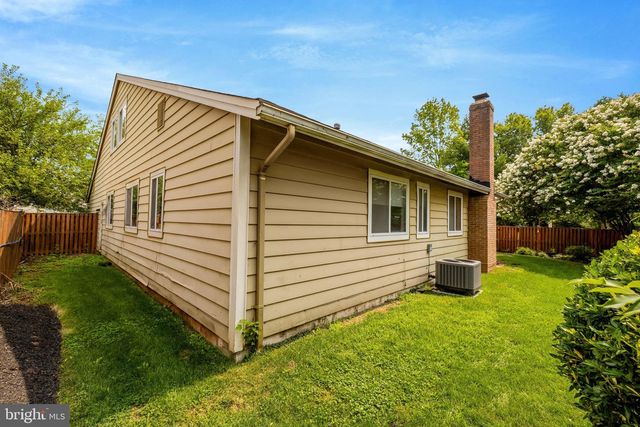 105 KALE AVE, Sterling, VA 20164
