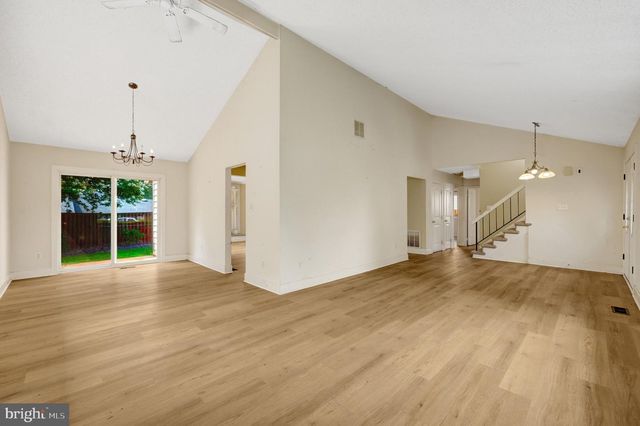 105 KALE AVE, Sterling, VA 20164