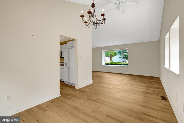 105 KALE AVE, Sterling, VA 20164
