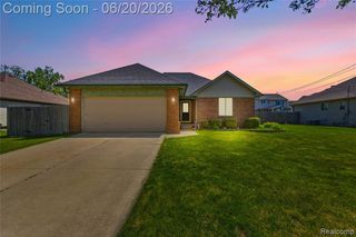 21884 Laurel Street, Clinton Township, MI 48035