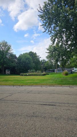 1411 Fairway Drive, Faribault, MN 55021