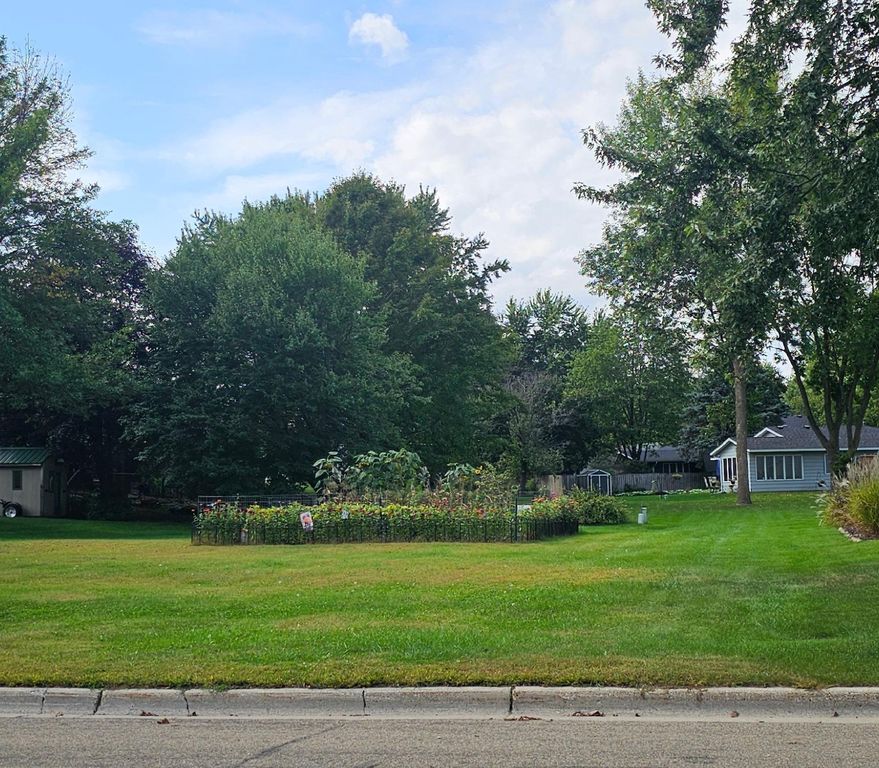 1411 Fairway Drive, Faribault, MN 55021