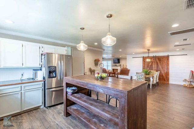 2574 County Road 162, Ovalo, TX 79541