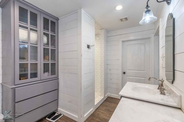 2574 County Road 162, Ovalo, TX 79541