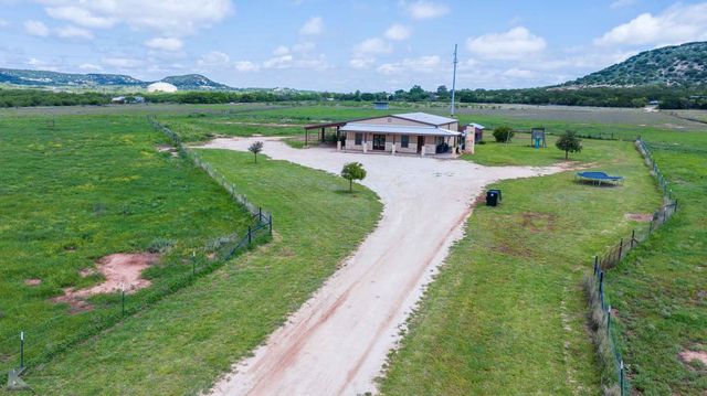2574 County Road 162, Ovalo, TX 79541
