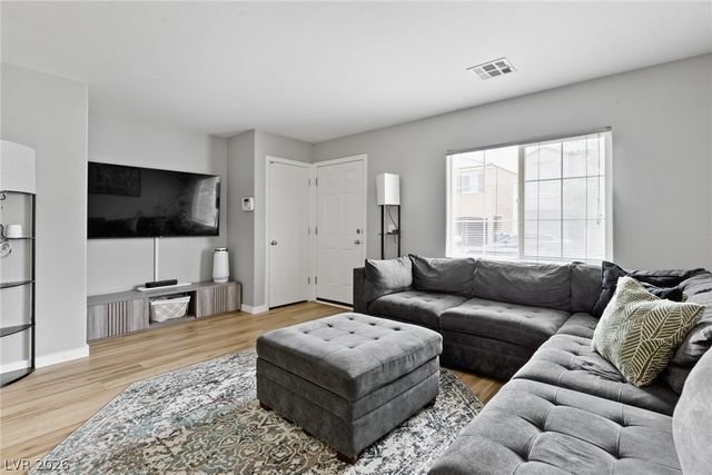 9052 Tailor Made Avenue, Las Vegas, NV 89149