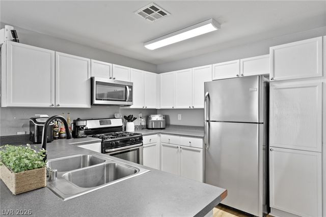 9052 Tailor Made Avenue, Las Vegas, NV 89149