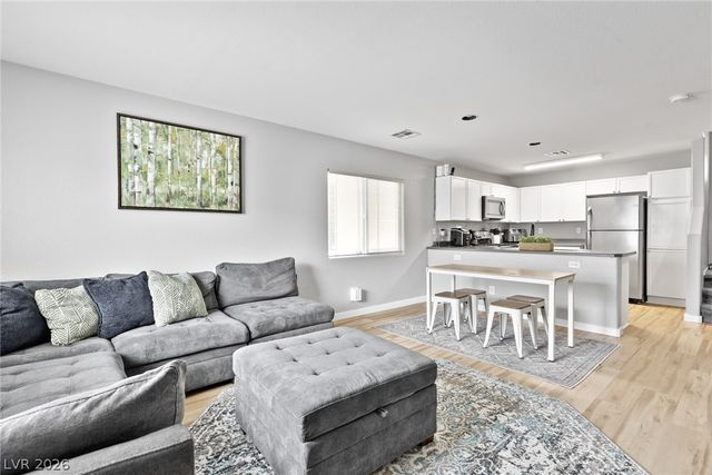 9052 Tailor Made Avenue, Las Vegas, NV 89149