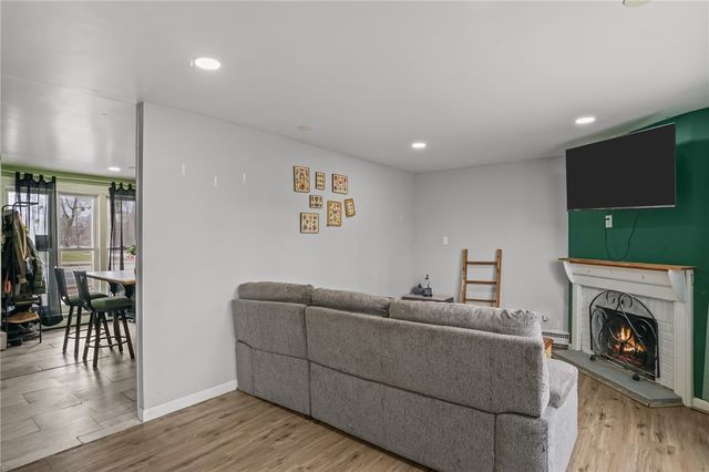 1010 Warwick Avenue, Warwick, RI 02888