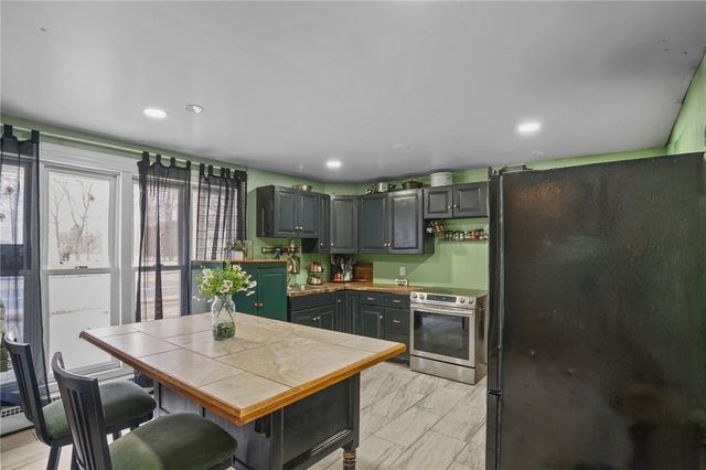 1010 Warwick Avenue, Warwick, RI 02888