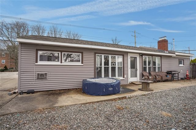 1010 Warwick Avenue, Warwick, RI 02888