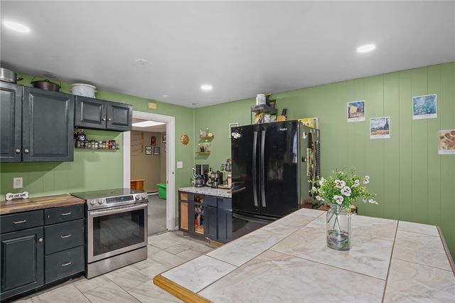 1010 Warwick Avenue, Warwick, RI 02888