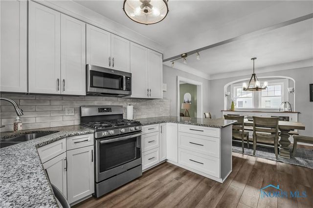 122 W 6th Street, Perrysburg, OH 43551