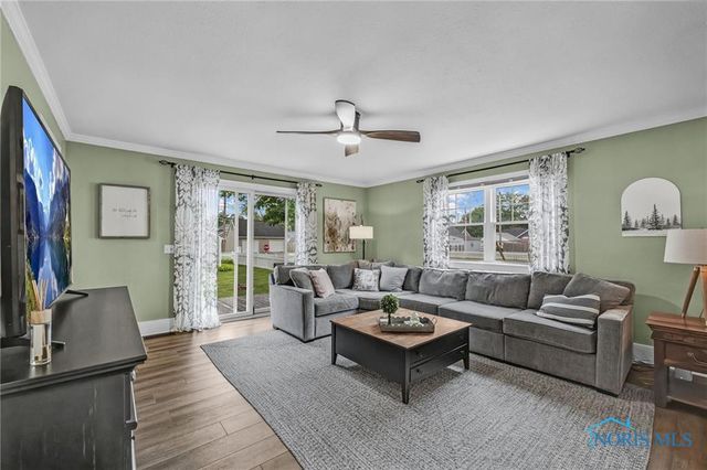 122 W 6th Street, Perrysburg, OH 43551