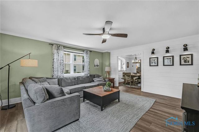 122 W 6th Street, Perrysburg, OH 43551