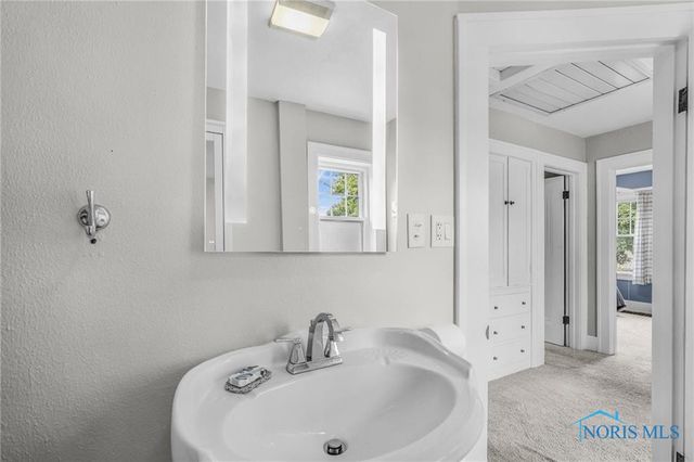 122 W 6th Street, Perrysburg, OH 43551