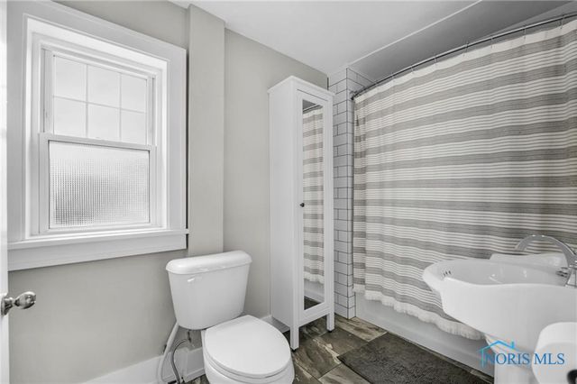 122 W 6th Street, Perrysburg, OH 43551