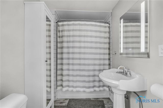 122 W 6th Street, Perrysburg, OH 43551