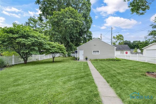 122 W 6th Street, Perrysburg, OH 43551