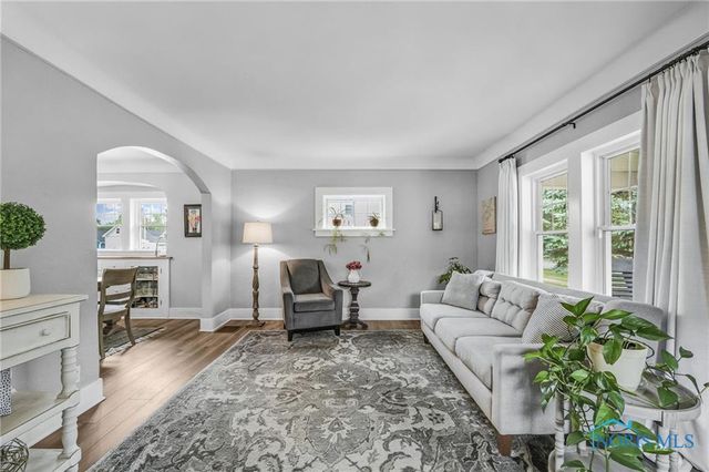 122 W 6th Street, Perrysburg, OH 43551