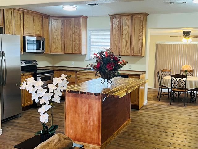 910 Russell Avenue, Lufkin, TX 75904