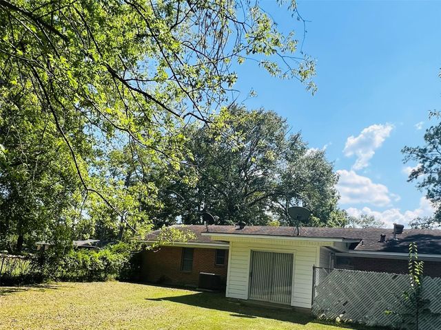 910 Russell Avenue, Lufkin, TX 75904