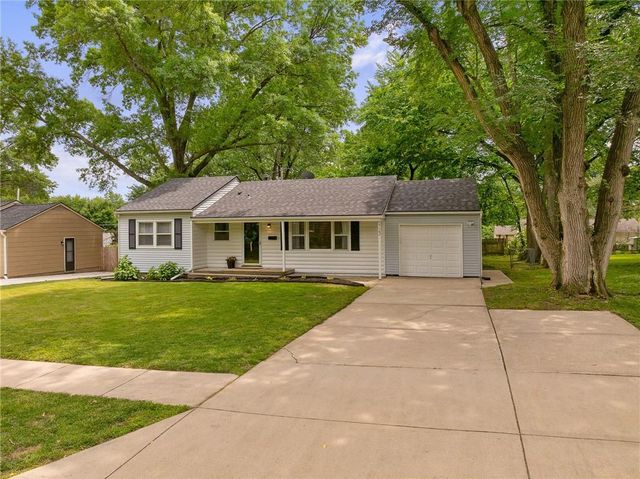 5723 W 70th Street, Overland Park, KS 66204