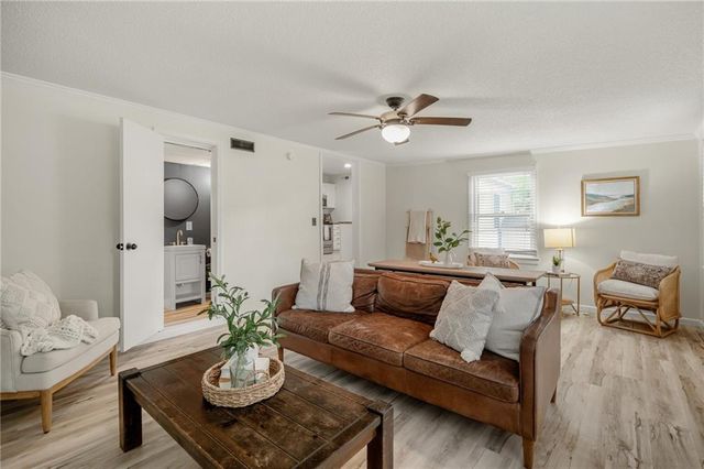 5723 W 70th Street, Overland Park, KS 66204