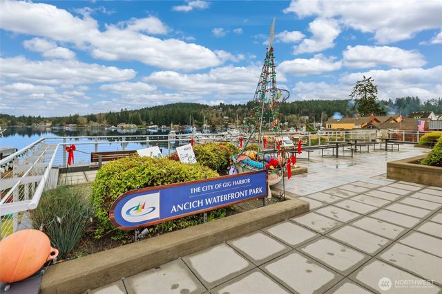 3922 Scott Lane, Gig Harbor, WA 98335