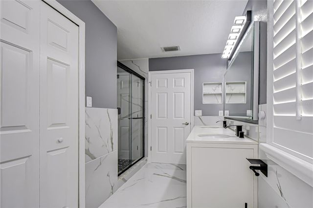 18109 CANAL POINTE STREET, Tampa, FL 33647