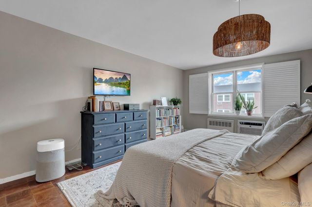 700 Shore Road 7o, Long Beach, NY 11561