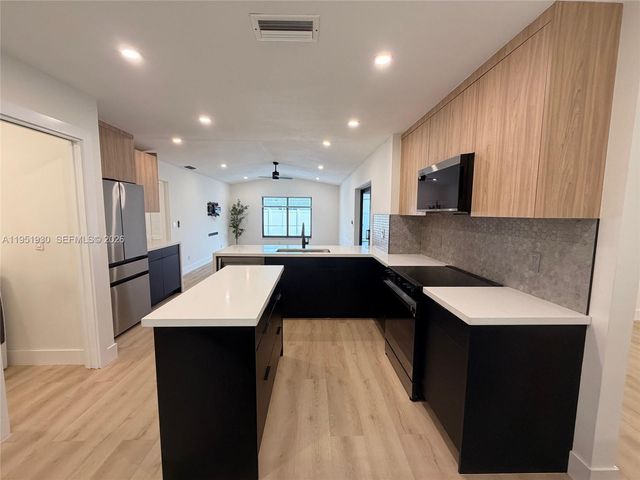 1462 SW 25th Ave 0, Deerfield Beach, FL 33442