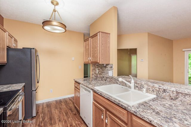 9208 Hawthorne Pointe Dr 102, Louisville, KY 40272
