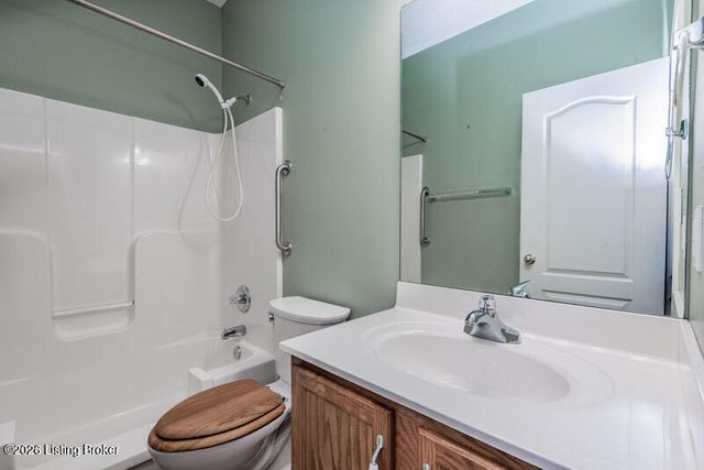 9208 Hawthorne Pointe Dr 102, Louisville, KY 40272