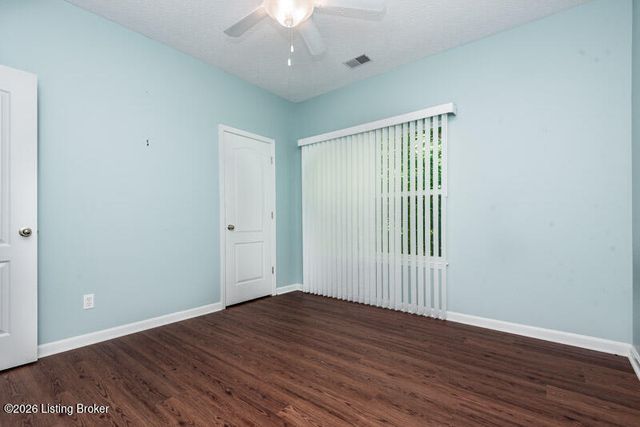 9208 Hawthorne Pointe Dr 102, Louisville, KY 40272