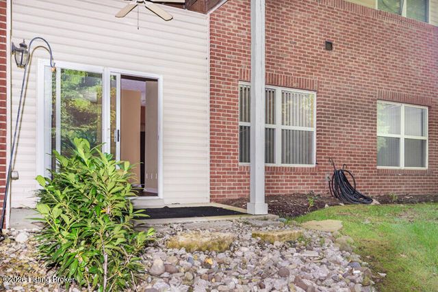 9208 Hawthorne Pointe Dr 102, Louisville, KY 40272