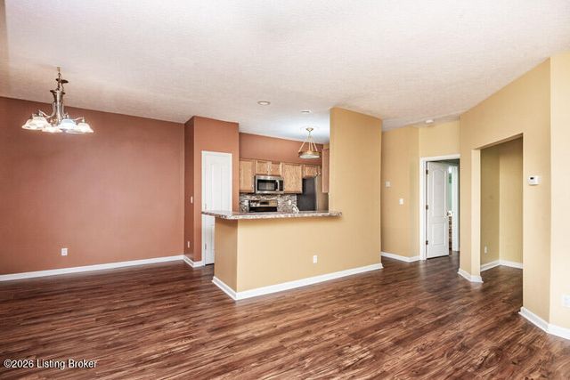 9208 Hawthorne Pointe Dr 102, Louisville, KY 40272