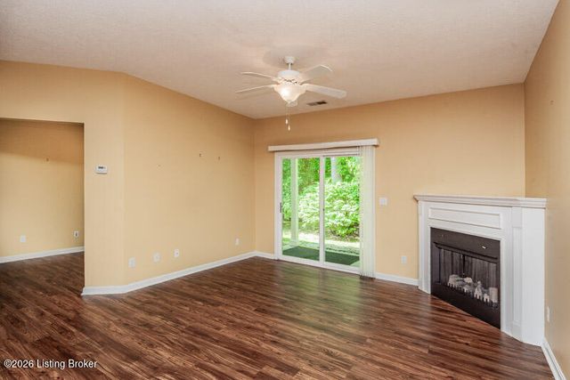 9208 Hawthorne Pointe Dr 102, Louisville, KY 40272