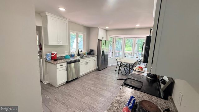 4800 MAURINE CT, Gainesville, VA 20155