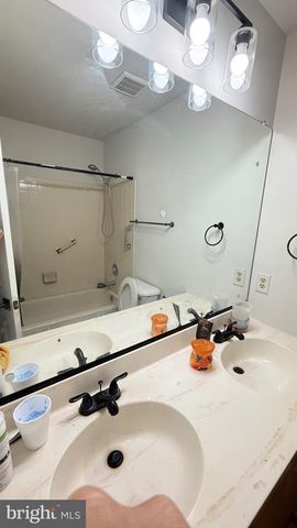 4800 MAURINE CT, Gainesville, VA 20155