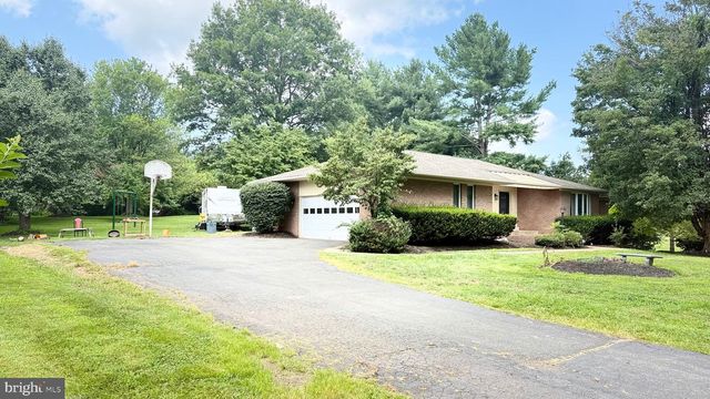 4800 MAURINE CT, Gainesville, VA 20155