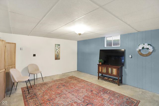 2515 16th Street, Columbus, IN 47201