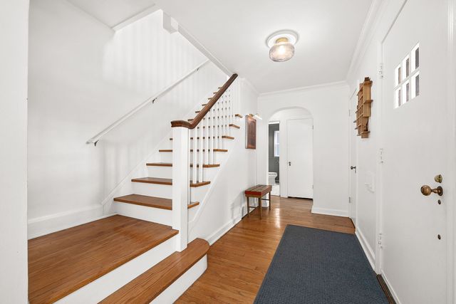 514 Uvedale Road, Riverside, IL 60546