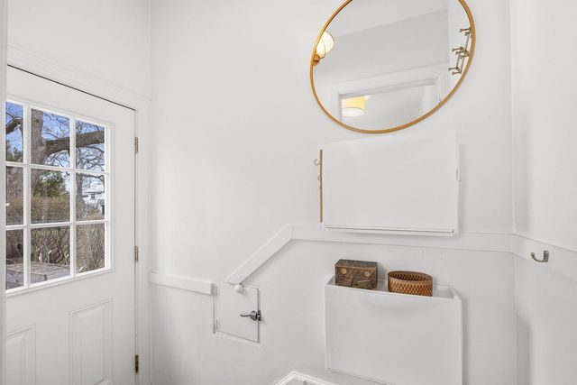 514 Uvedale Road, Riverside, IL 60546