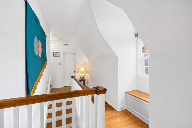 514 Uvedale Road, Riverside, IL 60546