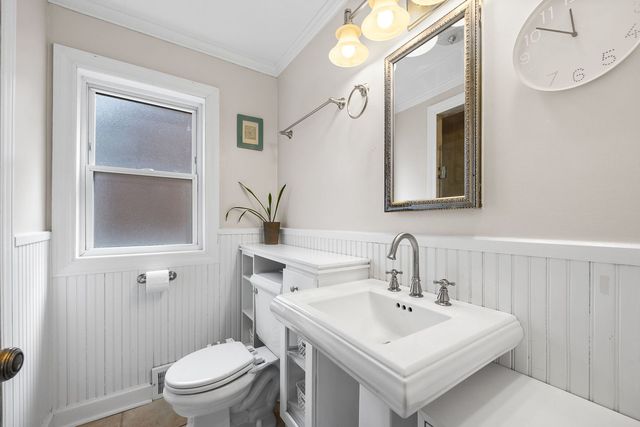 514 Uvedale Road, Riverside, IL 60546