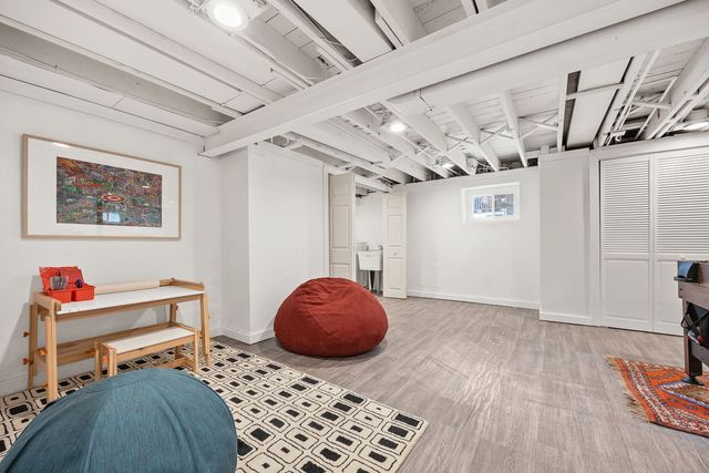 514 Uvedale Road, Riverside, IL 60546