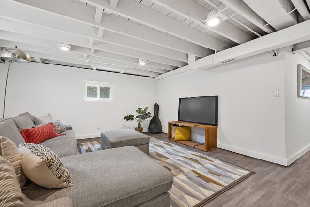 514 Uvedale Road, Riverside, IL 60546